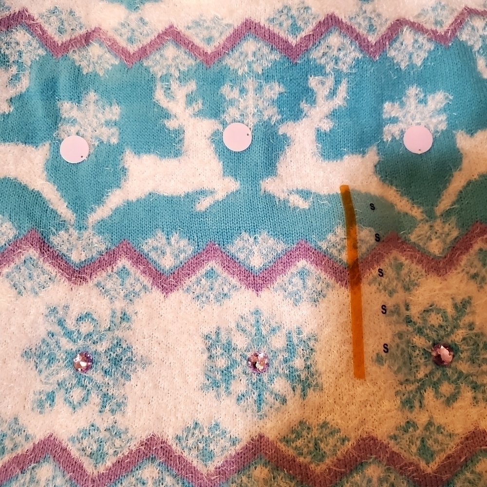 33 Degrees Blue Holiday Christmas Reindeer Argyle Rhinestone Sweater NWOT Sz SM - Picture 4 of 9